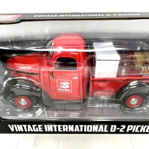 NEW SPEEDWAY Vintage International D-2 Pickup First In Series 1:25 Scale Diecast